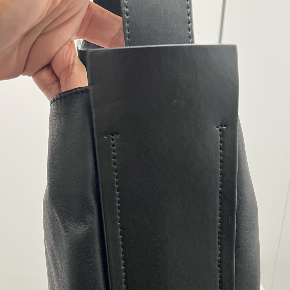 Vic Matie Viola Bucket Bag in Nappa Black leather - Picture 11 of 13